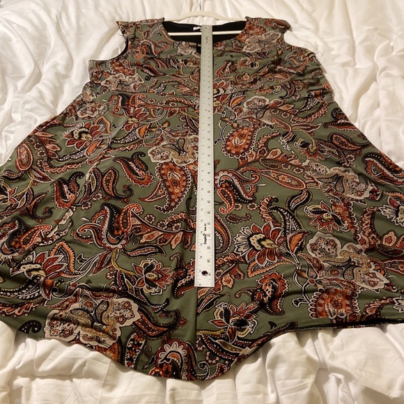 Sandra Darren Woman’s Green Paisley Mid length sleeveless dress, Plus Size 2X - Picture 8 of 13